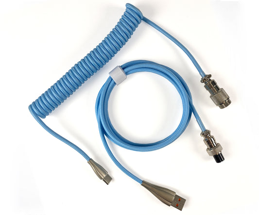 Cable azul en espiral para teclado mecánico