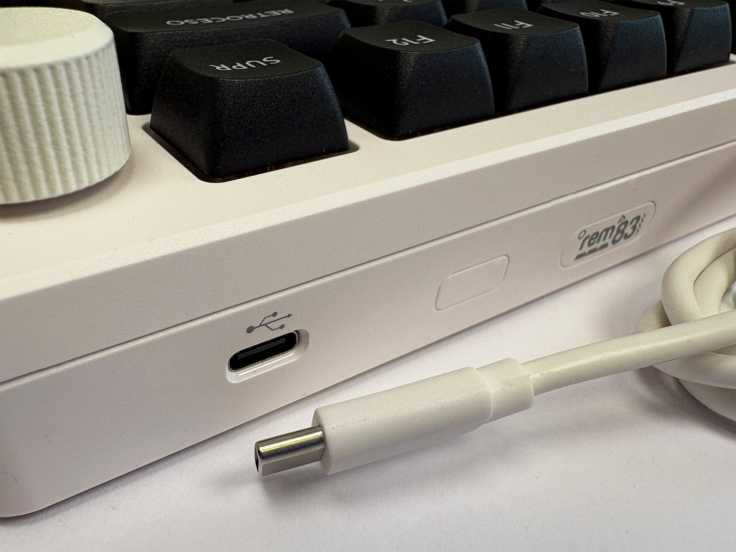 Teclas Lienzo Negro + Nyby83 Blanco