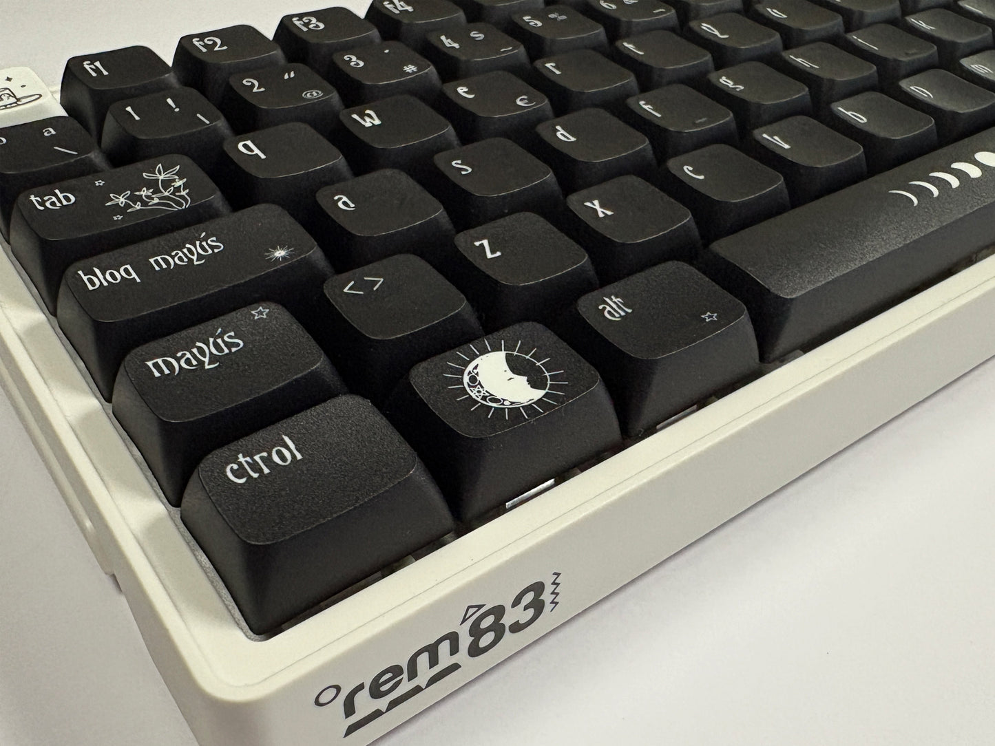 Teclas Aquelarre + Teclado Niemi 101 Blanco