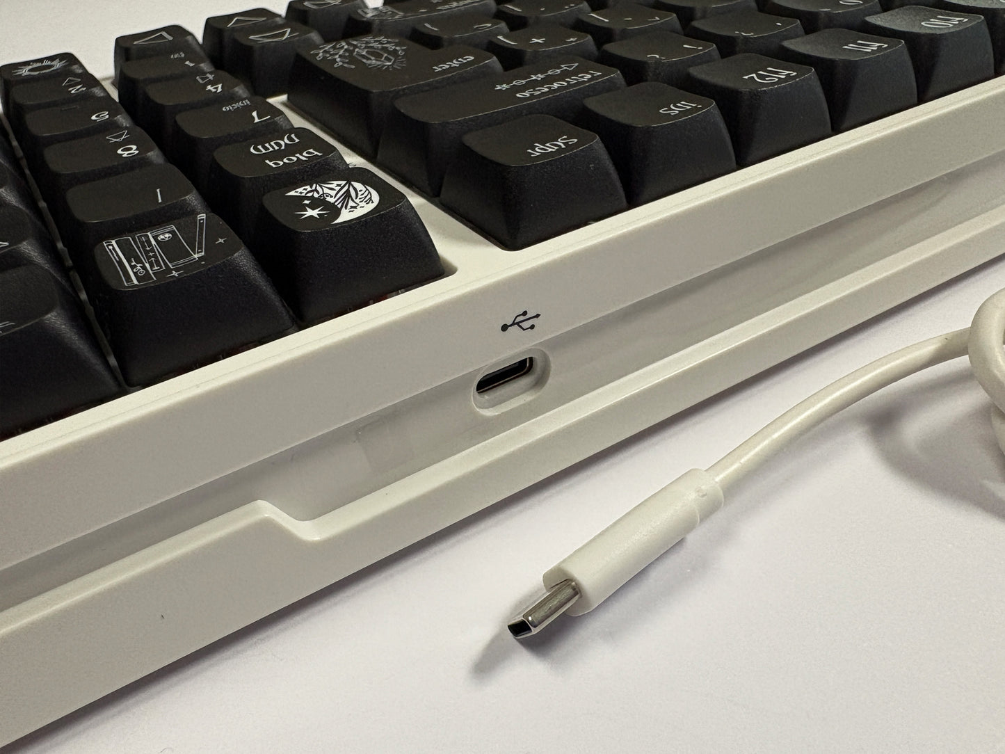 Teclas Aquelarre + Teclado Niemi 101 Blanco